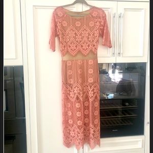 FL&L 🍋 pink lace dress